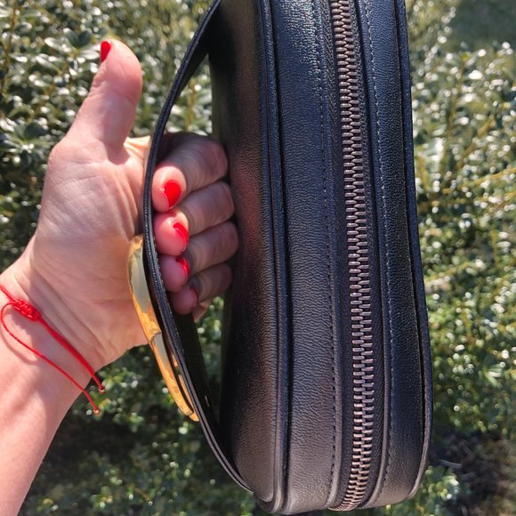 Gucci Black Clutch with Gold Logo - Picture 6 of 7